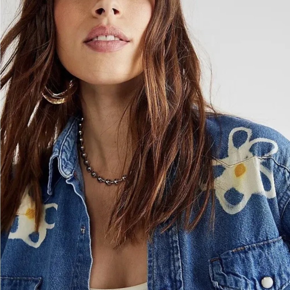 Free People Tricia Fix Daisy Denim Top Button Down Embroidered Love Blue - Picture 4 of 8